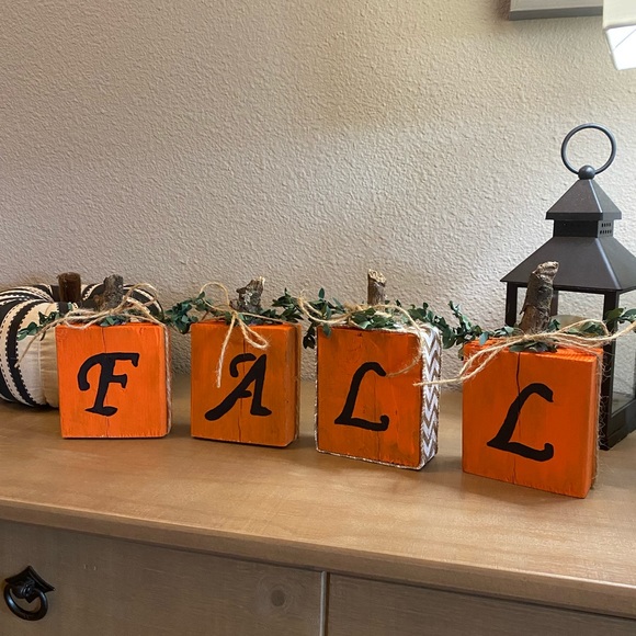 Fall blocks - Picture 2 of 3